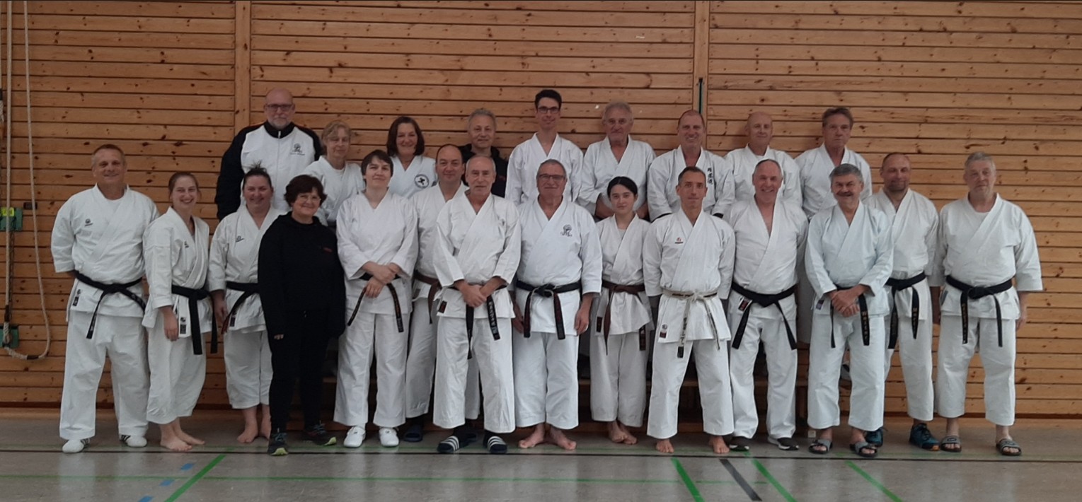 Goju Ryu Prüfer treffen sich in Schwaigern